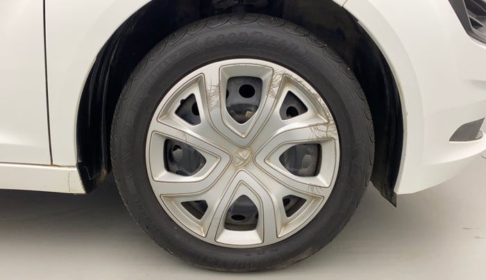 2022 Tata ALTROZ XM PLUS DIESEL, Diesel, Manual, 17,335 km, Right Front Wheel