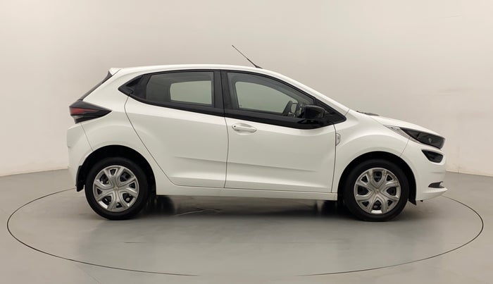 2022 Tata ALTROZ XM PLUS DIESEL, Diesel, Manual, 17,335 km, Right Side View