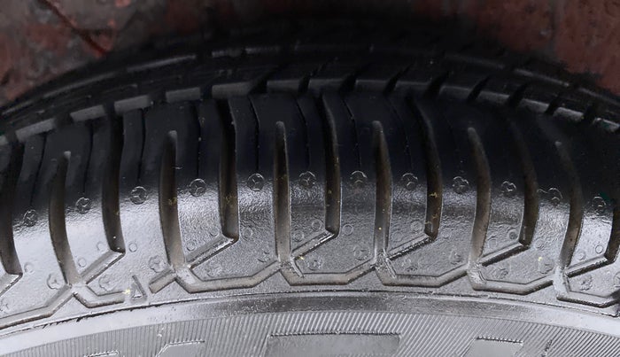 2010 Hyundai i10 MAGNA 1.2, Petrol, Manual, 48,124 km, Right Rear Tyre Tread