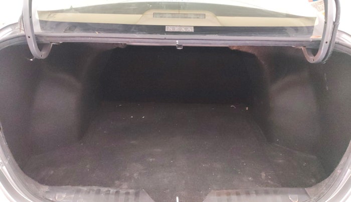 2020 Maruti Ciaz ALPHA  AT 1.5 SHVS PETROL, Petrol, Automatic, 71,572 km, Boot Inside