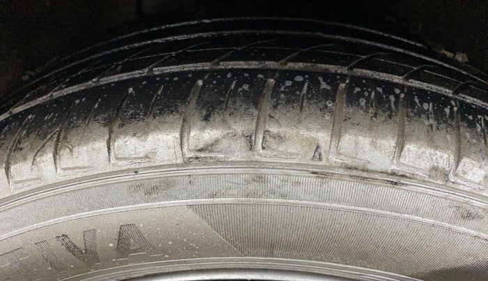 2016 Maruti Baleno DELTA PETROL 1.2, Petrol, Manual, 83,650 km, Right Rear Tyre Tread