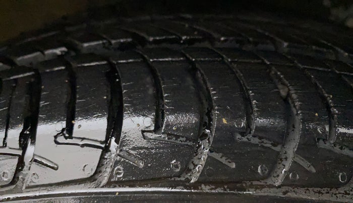 2018 Maruti Celerio ZXI (O), Petrol, Manual, 5,327 km, Right Front Tyre Tread