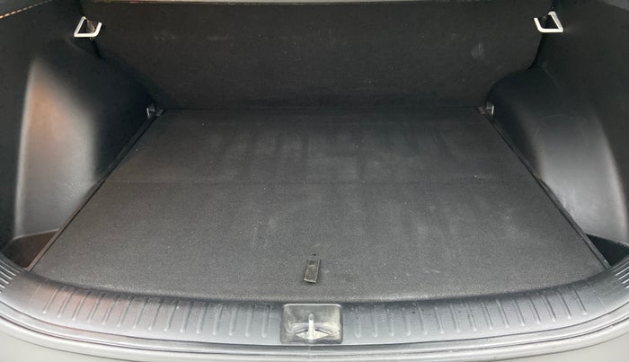 2022 KIA SELTOS HTK PLUS AT 1.5 DIESEL, Diesel, Automatic, 7,547 km, Boot Inside