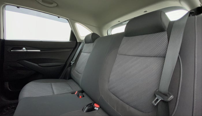 2022 KIA SELTOS HTK PLUS AT 1.5 DIESEL, Diesel, Automatic, 7,547 km, Right Side Rear Door Cabin