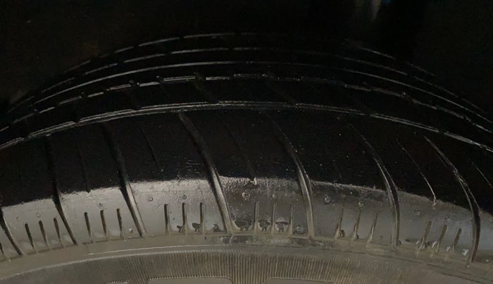 2016 Maruti Baleno DELTA PETROL 1.2, Petrol, Manual, 46,778 km, Left Rear Tyre Tread