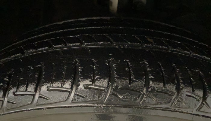 2016 Maruti Baleno DELTA PETROL 1.2, Petrol, Manual, 46,778 km, Right Front Tyre Tread