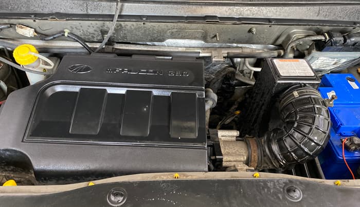 2017 Mahindra Kuv100 K6 6 STR, Petrol, Manual, 27,814 km, Engine View