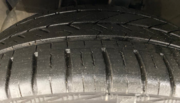 2020 Hyundai Grand i10 SPORTZ 1.2 KAPPA VTVT, Petrol, Manual, 16,831 km, Left Front Tyre Tread