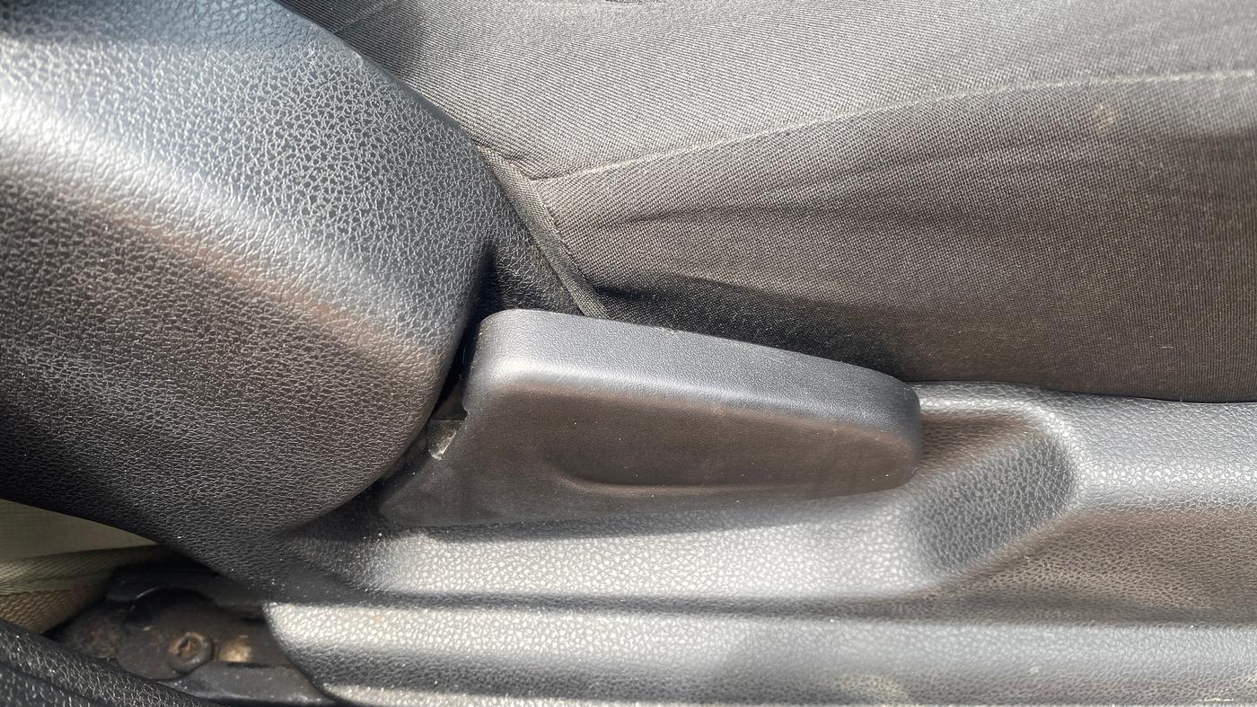 2019 Renault Kwid RXT 1.0 AMT (O), Petrol, Automatic, 79,895 km, Driver Side Adjustment Panel
