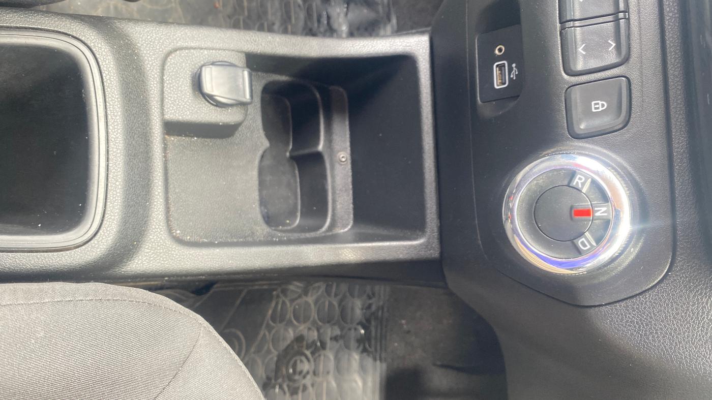 2019 Renault Kwid RXT 1.0 AMT (O), Petrol, Automatic, 79,895 km, Gear Lever