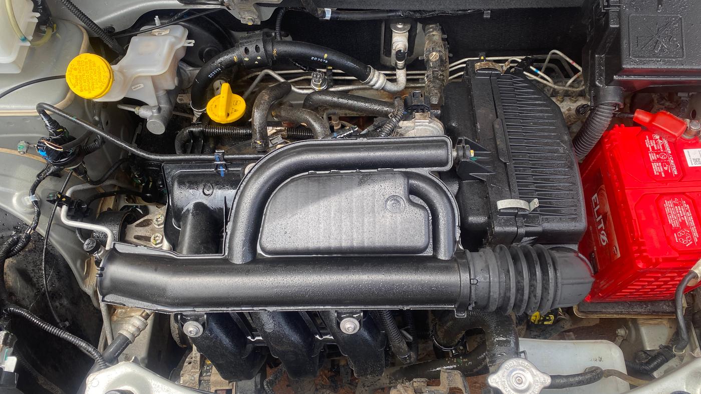 2019 Renault Kwid RXT 1.0 AMT (O), Petrol, Automatic, 79,895 km, Engine View