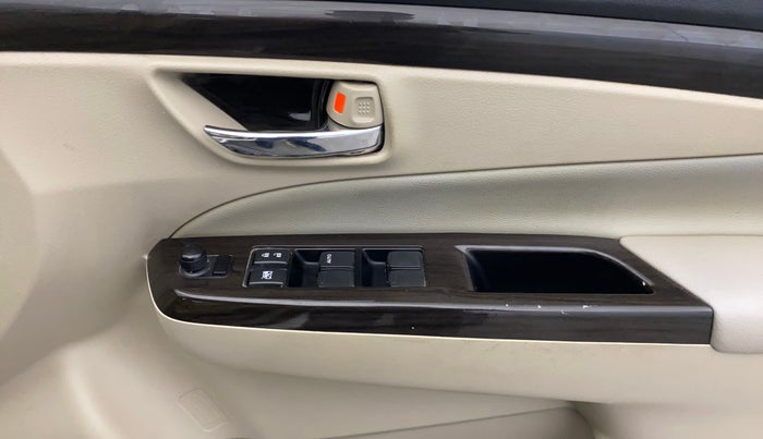 2018 Maruti Ciaz ALPHA 1.4 PETROL, Petrol, Manual, 57,294 km, Driver Side Door Panels Control