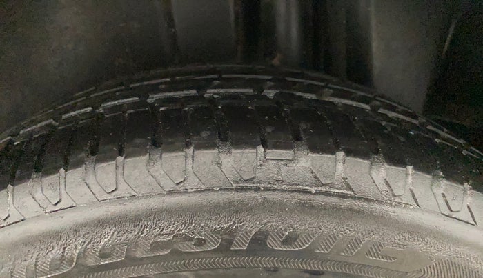 2018 Maruti Ciaz ALPHA 1.4 PETROL, Petrol, Manual, 57,294 km, Left Rear Tyre Tread