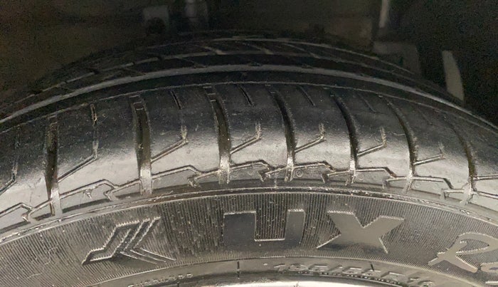 2018 Maruti Ciaz ALPHA 1.4 PETROL, Petrol, Manual, 57,294 km, Right Front Tyre Tread