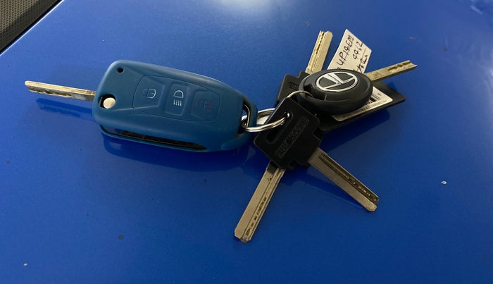 2020 Tata Tiago XT PETROL, Petrol, Manual, 68,261 km, Key Close Up