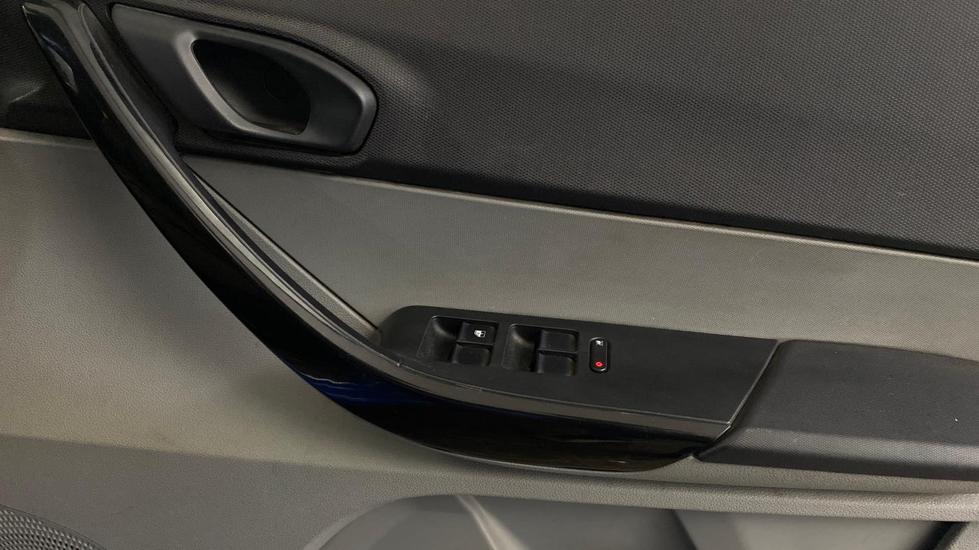 2020 Tata Tiago XT PETROL, Petrol, Manual, 68,261 km, Driver Side Door Panels Control