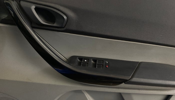 2020 Tata Tiago XT PETROL, Petrol, Manual, 68,261 km, Driver Side Door Panels Control