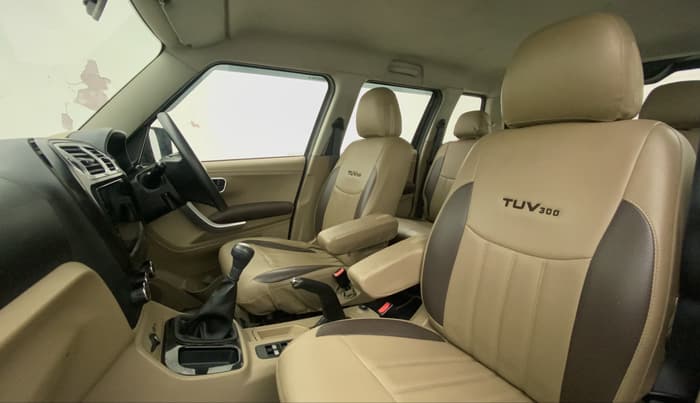 2017 Mahindra TUV300 T8, Diesel, Manual, 48,676 km, Right Side Front Door Cabin
