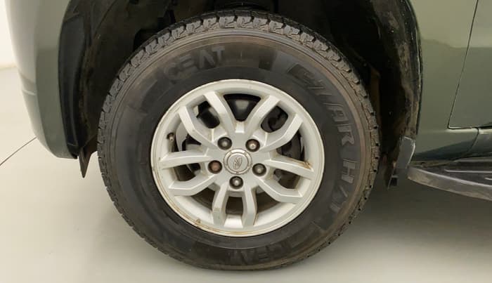 2017 Mahindra TUV300 T8, Diesel, Manual, 48,676 km, Left Front Wheel