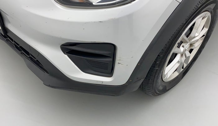 2020 Renault TRIBER RXL MT, Petrol, Manual, 31,090 km, Front bumper - Minor scratches
