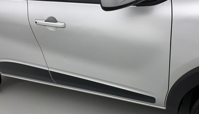 2020 Renault TRIBER RXL MT, Petrol, Manual, 31,090 km, Driver-side door - Slightly dented