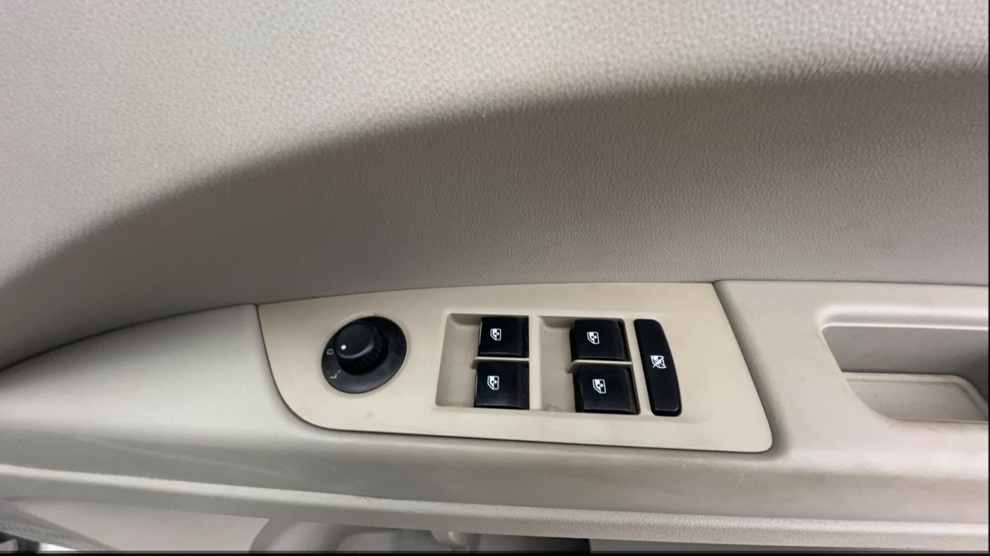 2019 Mahindra MARAZZO M4 7 STR, Diesel, Manual, 71,260 km, Driver Side Door Panels Control