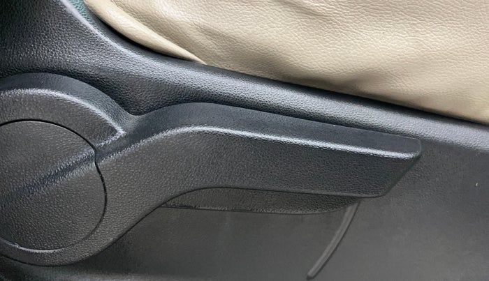 2019 Mahindra MARAZZO M4 7 STR, Diesel, Manual, 71,260 km, Driver Side Adjustment Panel