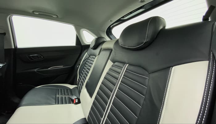 2022 Hyundai NEW I20 ASTA (O) 1.5 CRDI MT, Diesel, Manual, 21,628 km, Right Side Rear Door Cabin