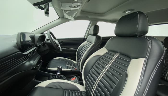 2022 Hyundai NEW I20 ASTA (O) 1.5 CRDI MT, Diesel, Manual, 21,628 km, Right Side Front Door Cabin