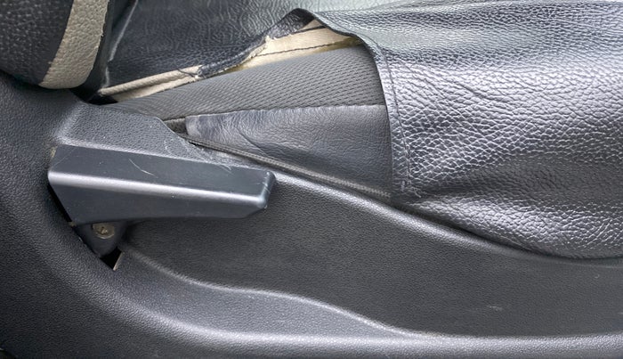 2018 Tata Tiago XT 1.2 REVOTRON, Petrol, Manual, 48,036 km, Driver Side Adjustment Panel