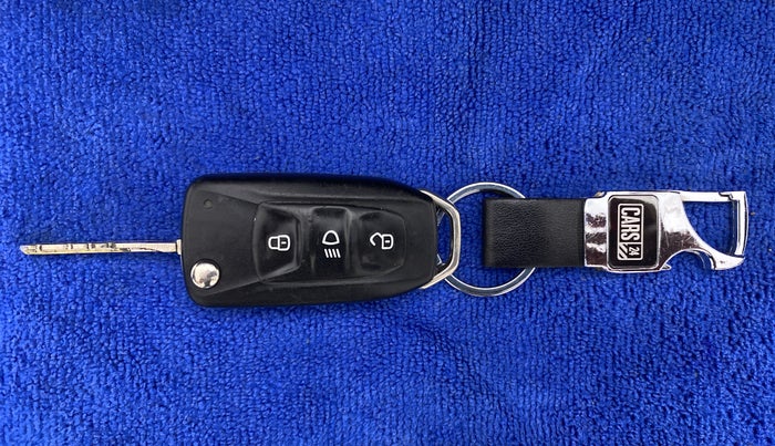 2018 Tata Tiago XT 1.2 REVOTRON, Petrol, Manual, 48,036 km, Key Close Up