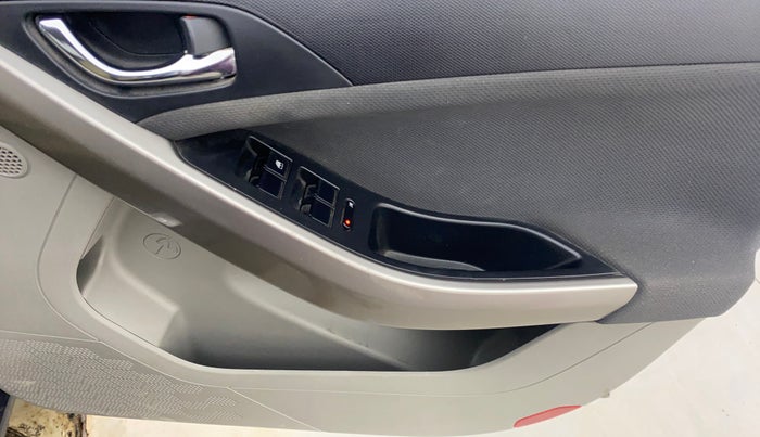 2019 Tata NEXON XZA PLUS PETROL, Petrol, Automatic, 26,246 km, Driver Side Door Panels Control