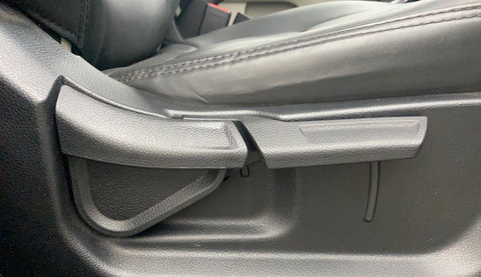 2023 KIA SONET HTX 1.5 AT, Diesel, Automatic, 13,804 km, Driver Side Adjustment Panel