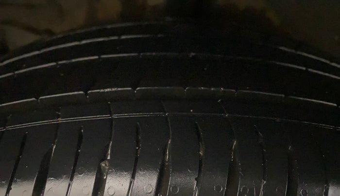 2023 KIA SONET HTX 1.5 AT, Diesel, Automatic, 13,804 km, Right Rear Tyre Tread