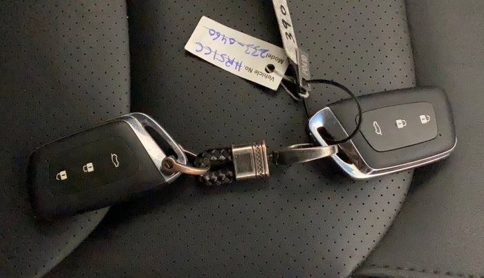 2020 MG HECTOR SHARP 1.5 DCT PETROL, Petrol, Automatic, 32,498 km, Key Close Up