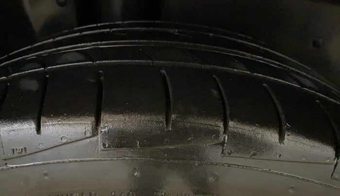 2020 MG HECTOR SHARP 1.5 DCT PETROL, Petrol, Automatic, 32,498 km, Right Rear Tyre Tread