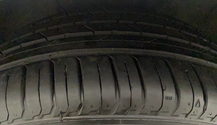 2018 Hyundai Elite i20 ASTA 1.4 CRDI (O), Diesel, Manual, 75,355 km, Right Front Tyre Tread