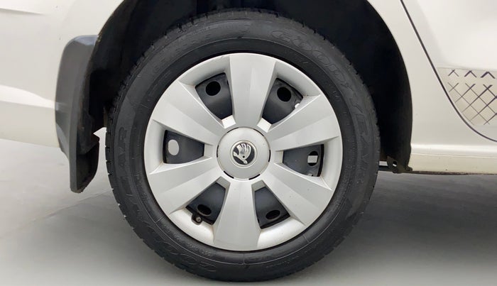 2019 Skoda Rapid 1.6 MPI MT ACTIVE, Petrol, Manual, 41,903 km, Right Rear Wheel
