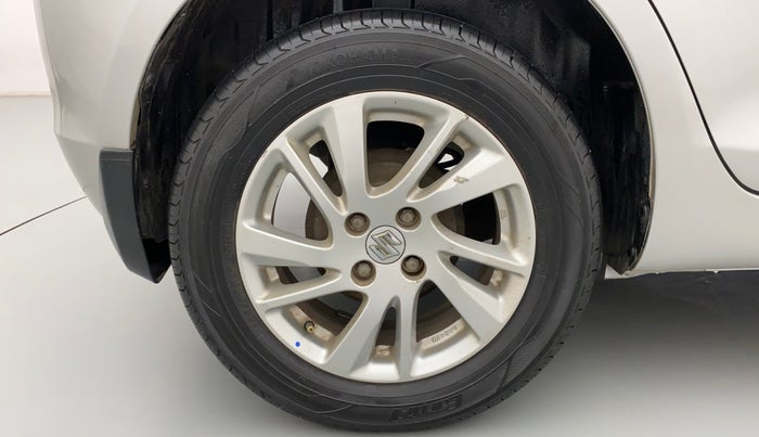 2014 Maruti Swift ZXI, Petrol, Manual, 33,447 km, Right Rear Wheel