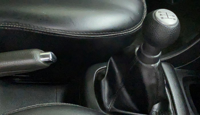 2014 Maruti Swift ZXI, Petrol, Manual, 33,447 km, Gear Lever