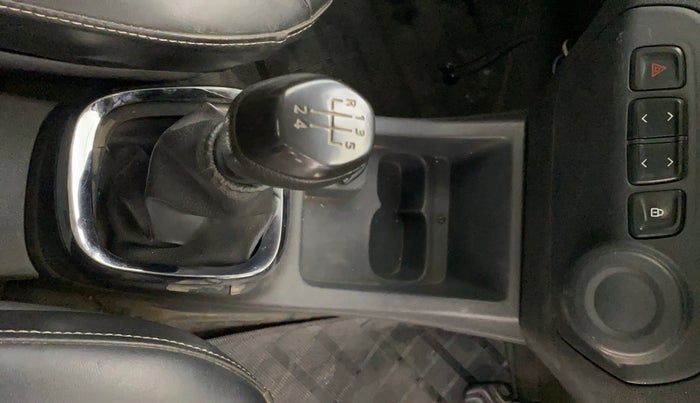 2016 Renault Kwid RXT 0.8, Petrol, Manual, 62,857 km, Gear Lever