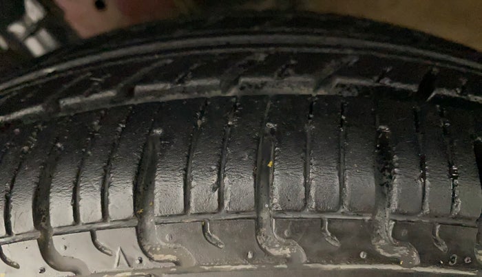 2015 Renault Kwid RXT 0.8, Petrol, Manual, 36,585 km, Left Front Tyre Tread