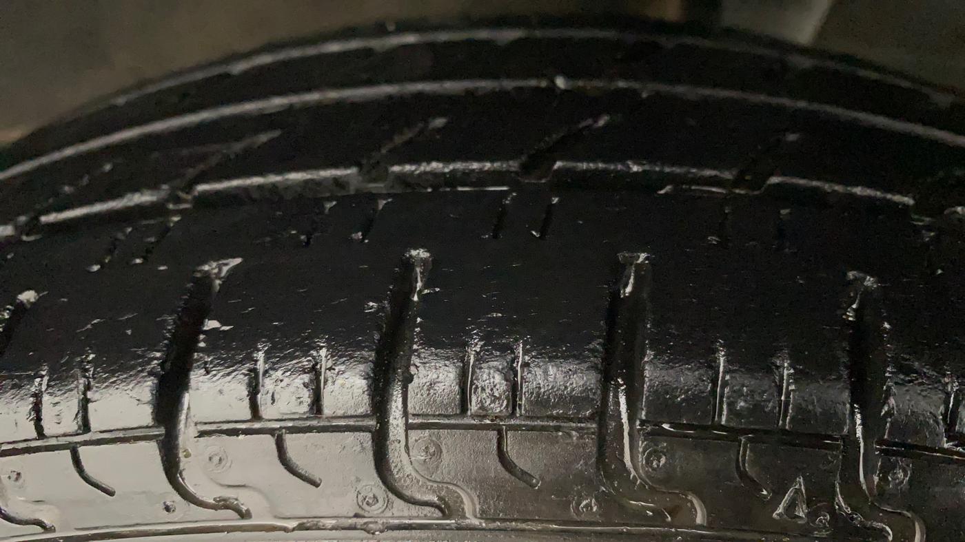 2015 Renault Kwid RXT 0.8, Petrol, Manual, 36,585 km, Left Rear Tyre Tread