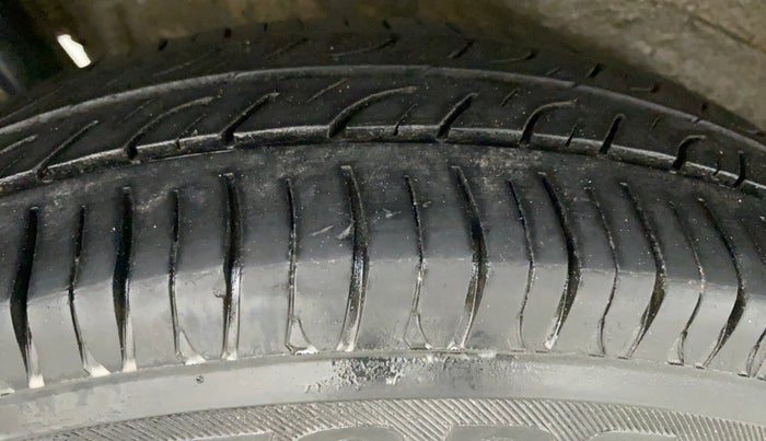2014 Maruti Wagon R 1.0 LXI CNG, CNG, Manual, 67,997 km, Right Rear Tyre Tread