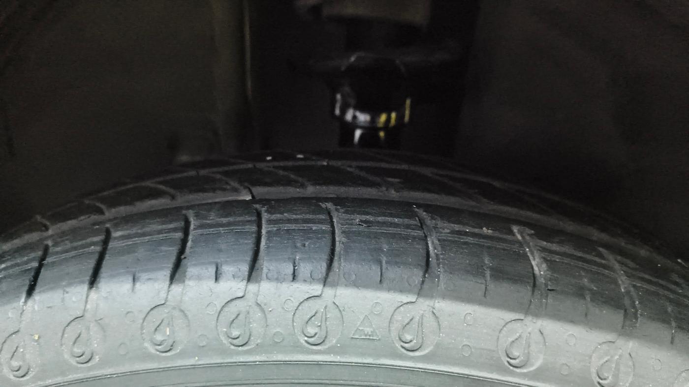 2019 Renault Kwid RXL, Petrol, Manual, 54,072 km, Left Front Tyre Tread