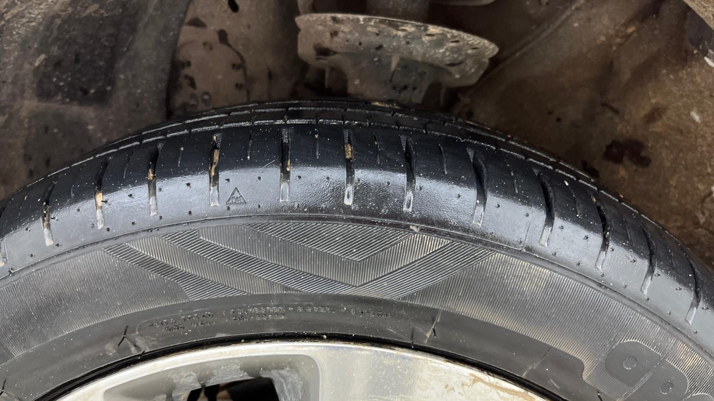 2015 Hyundai Elite i20 ASTA 1.2, Petrol, Manual, 42,116 km, Left Front Tyre Tread
