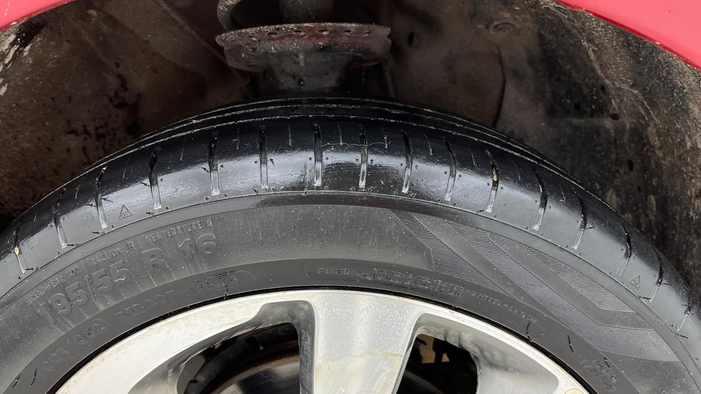 2015 Hyundai Elite i20 ASTA 1.2, Petrol, Manual, 42,116 km, Right Front Tyre Tread