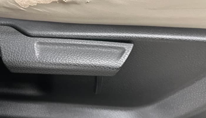 2021 KIA SONET HTX 1.0 IMT, Petrol, Manual, 36,427 km, Driver Side Adjustment Panel