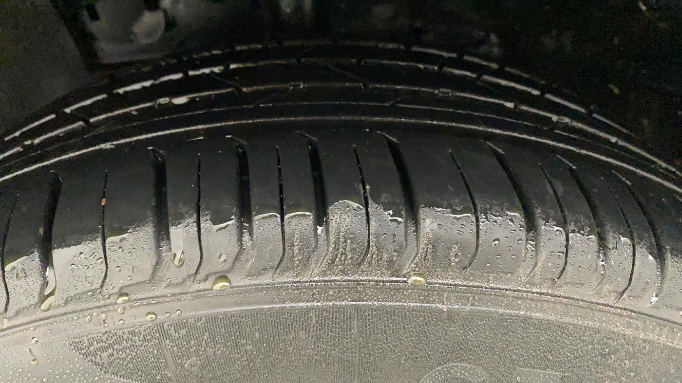 2022 Hyundai VENUE SX PLUS 1.0 TURBO DCT, Petrol, Automatic, 1,316 km, Left Front Tyre Tread