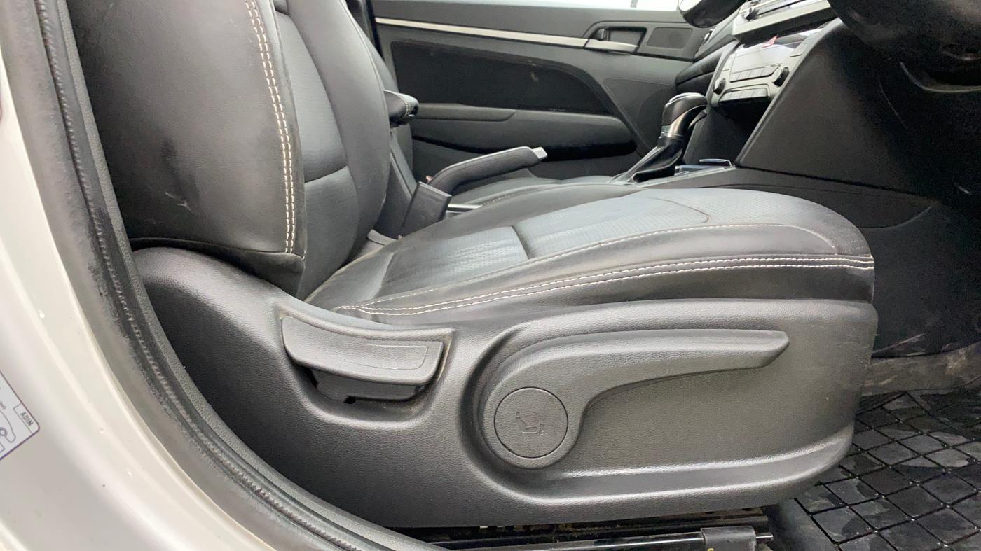 2017 Hyundai New Elantra 2.0 SX AT PETROL, Petrol, Automatic, 51,814 km, Driver Side Adjustment Panel